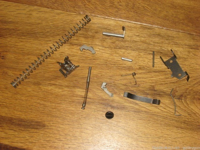 Ruger P89 (Parts Lot)-img-0