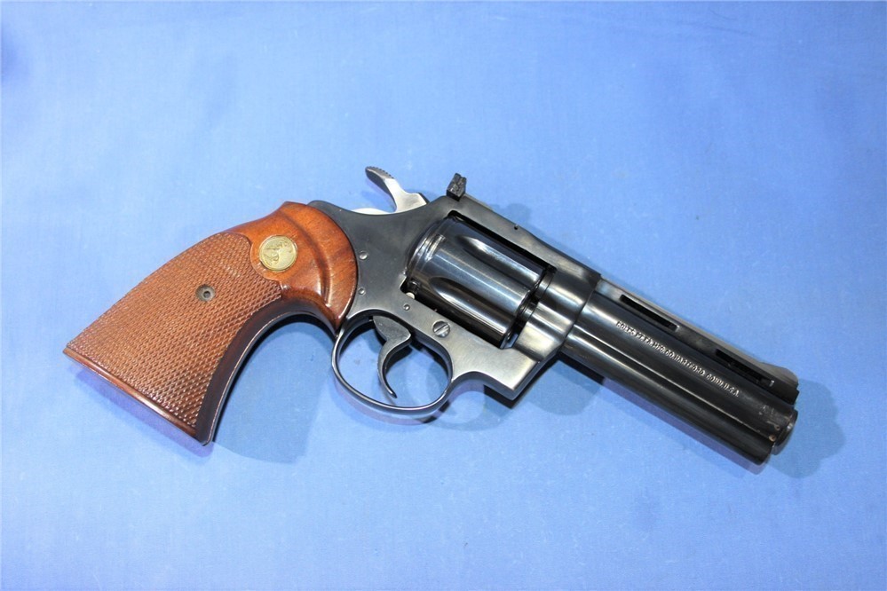 Colt Diamondback 22LR 4" Blued Revolver 1976 / G370-img-0