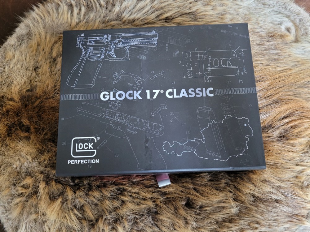 New Glock 17 Gen 1 Classic 9mm -img-2