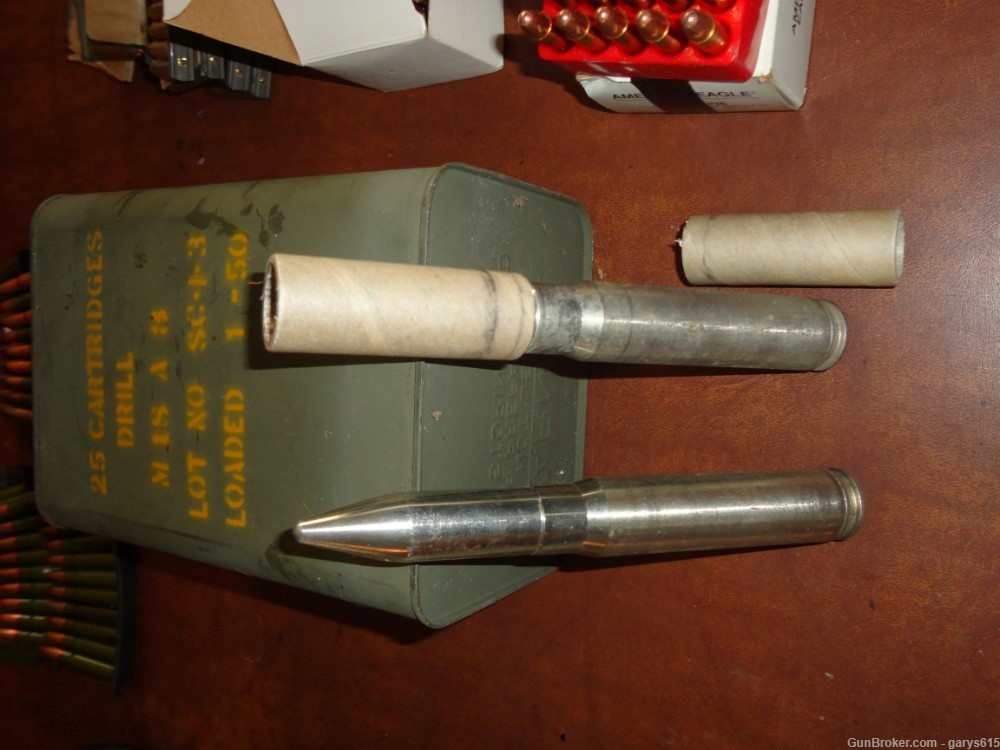 Unopened ammo can of 20mm dummy, 25 in can-img-0