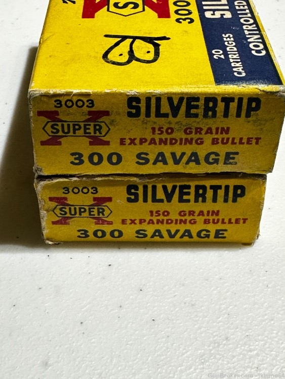 33 rounds of new old stock Western SUPER-X 300 Savage 150gr Silvertip ammo-img-2