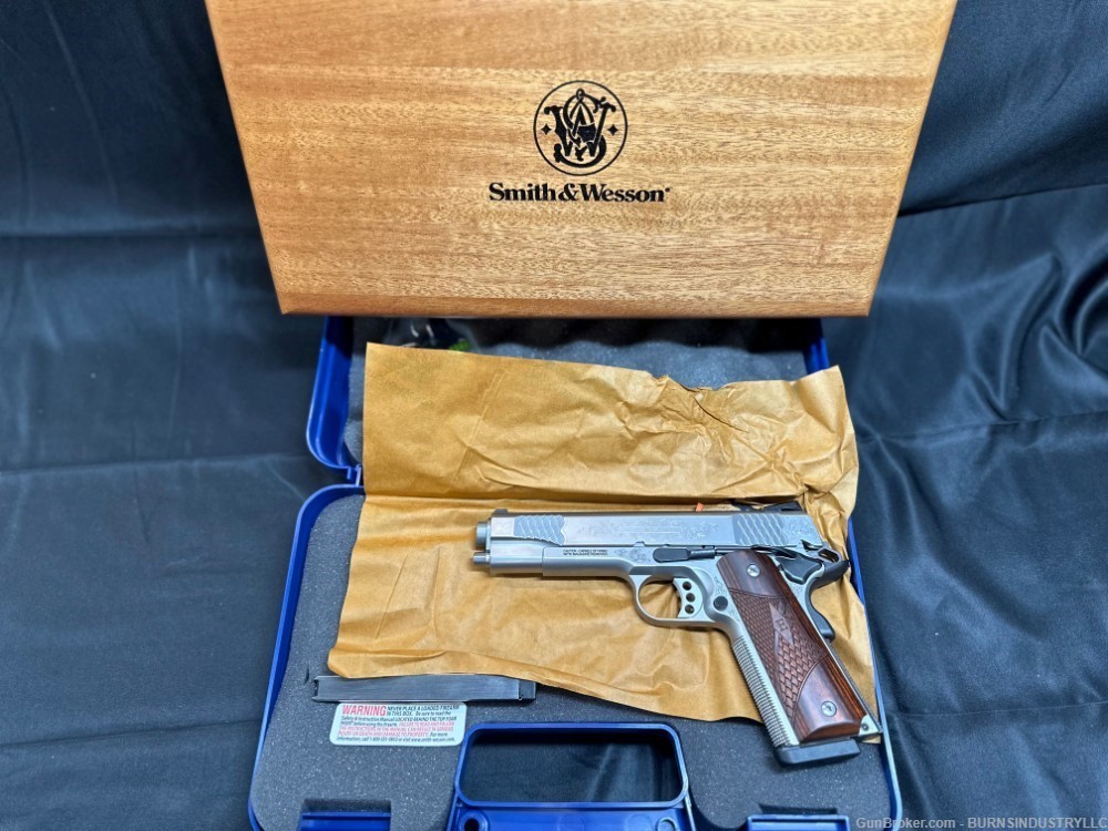 Smith & Wesson 1911 E-Series S&W 1911 10270 Wesson & Smith S&W -img-1