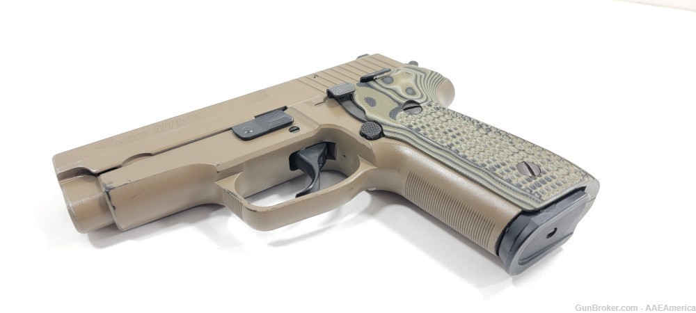 Sig Sauer P229 M11-A1 9MM 15+1 Factory FDE  3 Mags / Holsters / Extra Grips-img-2