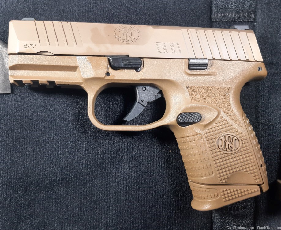 FN 509C / 509 Compact 9MM 15+1 12+1 w 2 mags NEW showcase demo-img-1