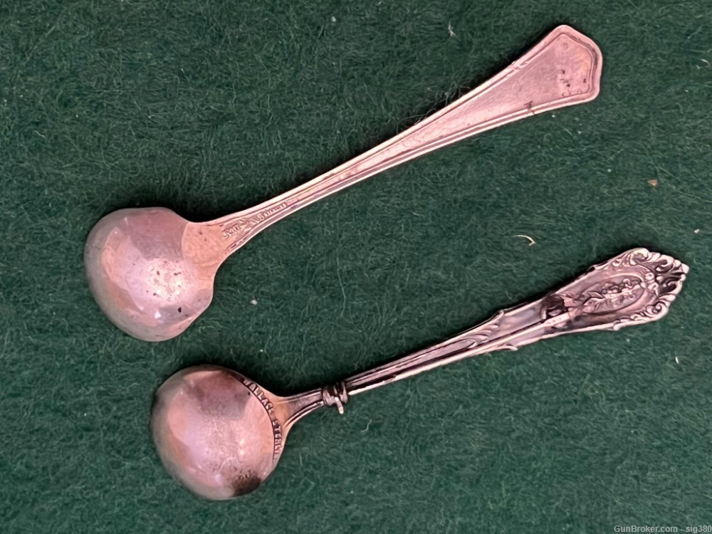 ANTIQUE STERLING SILVER 1910 SAILT SHAKER SPOONS / PIN-img-1