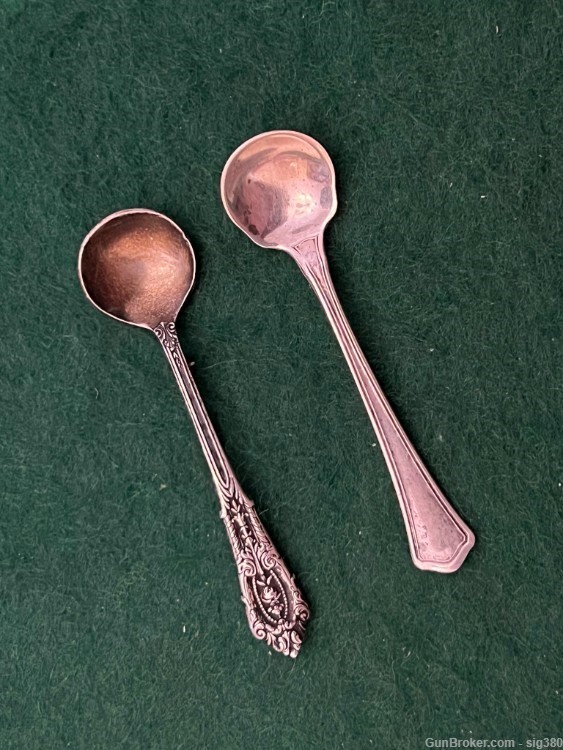 ANTIQUE STERLING SILVER 1910 SAILT SHAKER SPOONS / PIN-img-0