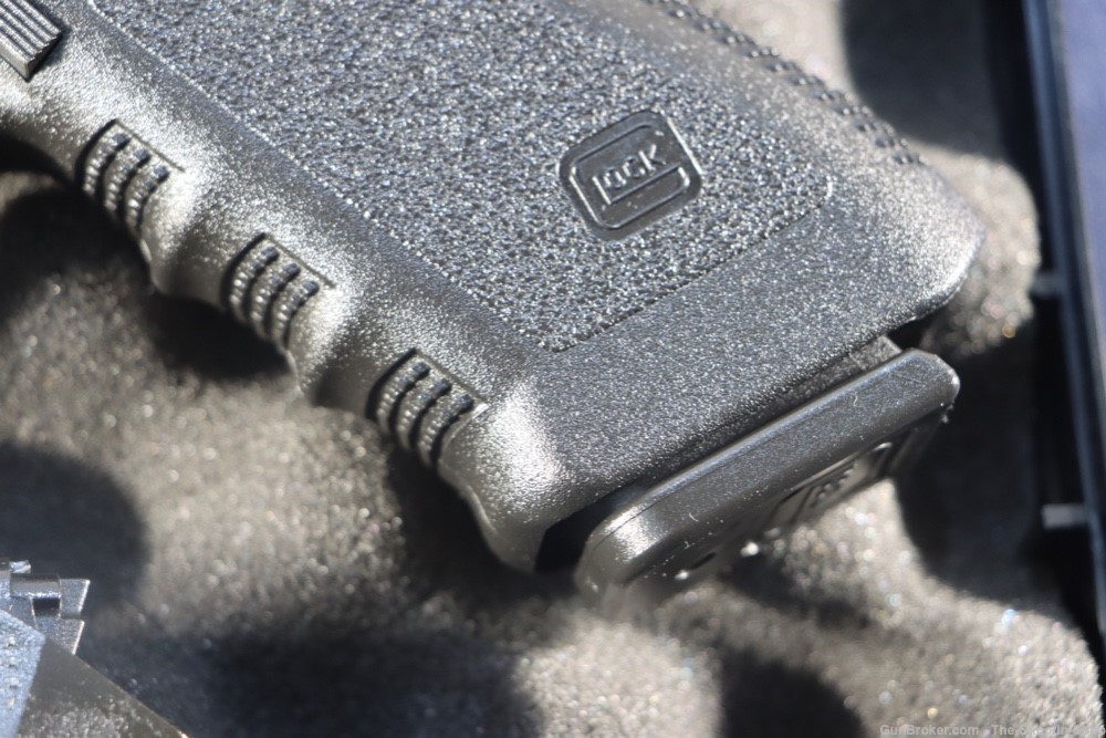 Glock Model G17 GEN3 Pistol 9MM 17RD 17 GEN 3 GADSDEN Engraved Dont Tread-img-6