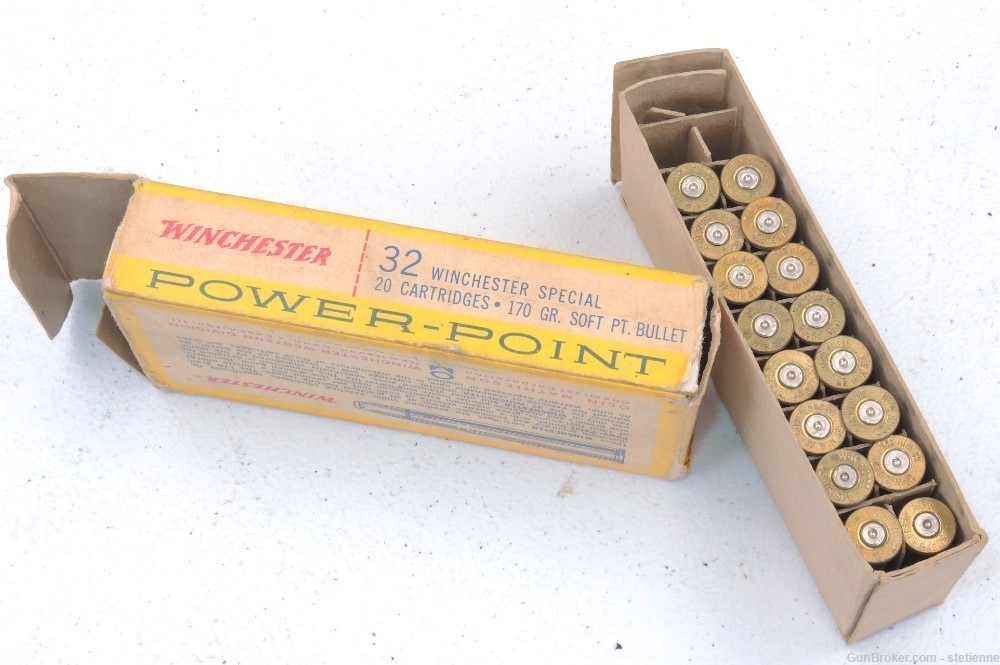 Vintage Winchester 32 caliber ammunition box & brass very nice -img-8