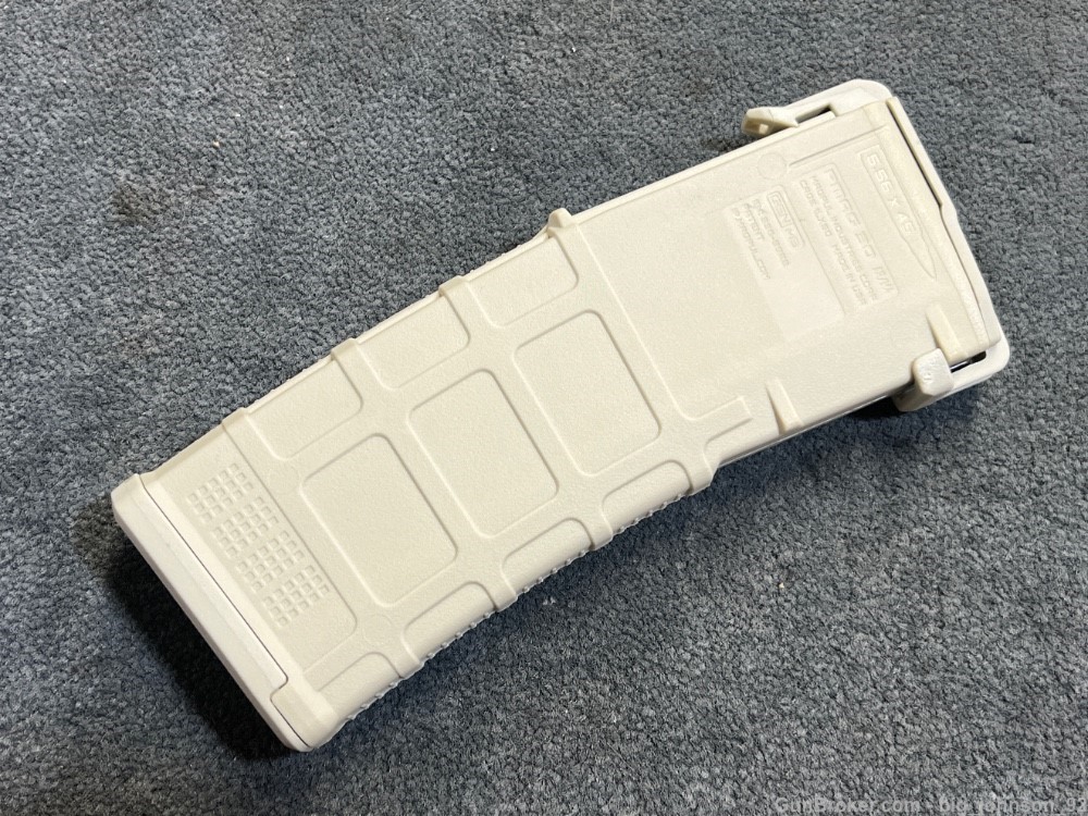 SAND Magpul PMAG Gen3 30rd Magazine for AR-15 MAG-557SND-img-1