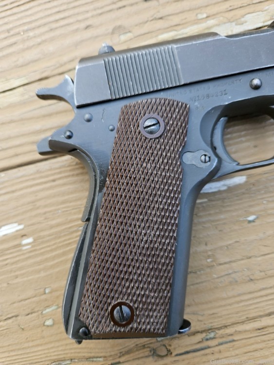 Colt 1911-A1 US Army Made 1944 -img-1