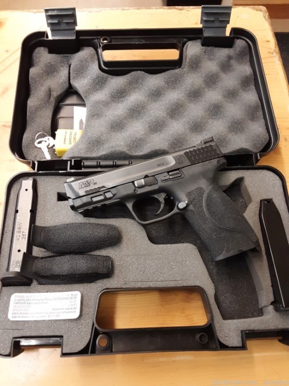 Smith & Wesson M&P40 2.0  40 S&W 11522-img-0