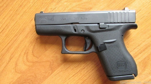 Glock 42 .380ACP 2 Mags Mint-img-1