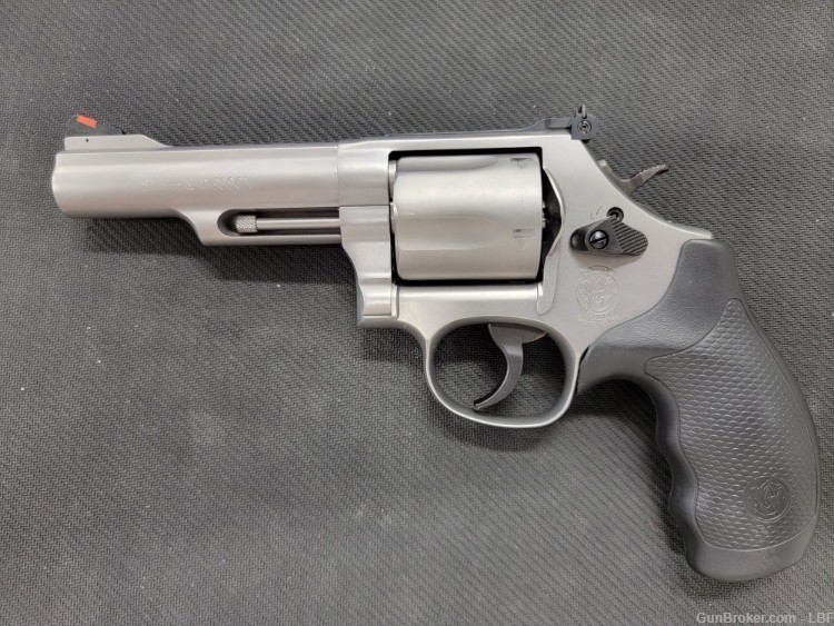 Smith & Wesson Model 69 Combat Magnum .44mag 4.25"BBL 5 shot -img-0