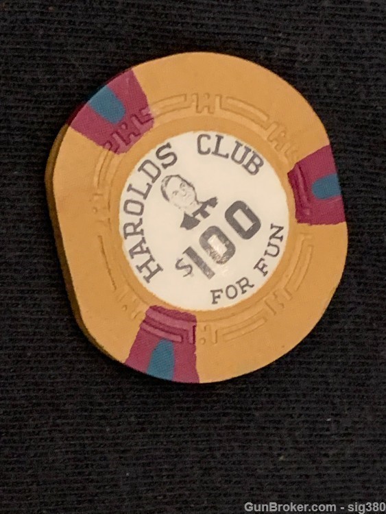 1965 $100 HAROLDS CLUB FOR FUN LAS VEGAS CASINO CHIP, WITH  NATURAL DEFECT-img-0