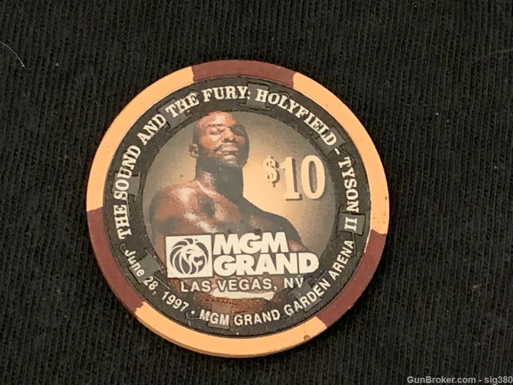 1997 $10 MGM GRAND HOLYFIELD VS TYSON LAS VEGAS CASINO CHIP-img-0