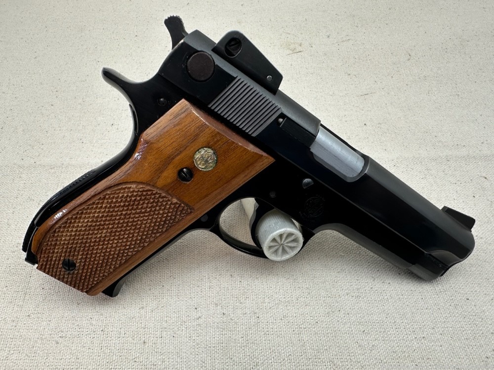 Smith and Wesson Model 439 9mm Excellent Condition - Semi Auto Pistols ...