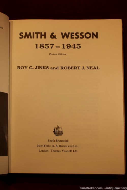 Smith & Wesson 1857-1945 A Handbook for Collectors - Neal & Jinks-img-3
