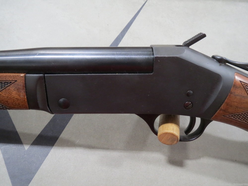 Henry H015-20 Single Shot Shotgun, 26-inch barrel with 'Mod' choke, used-img-5