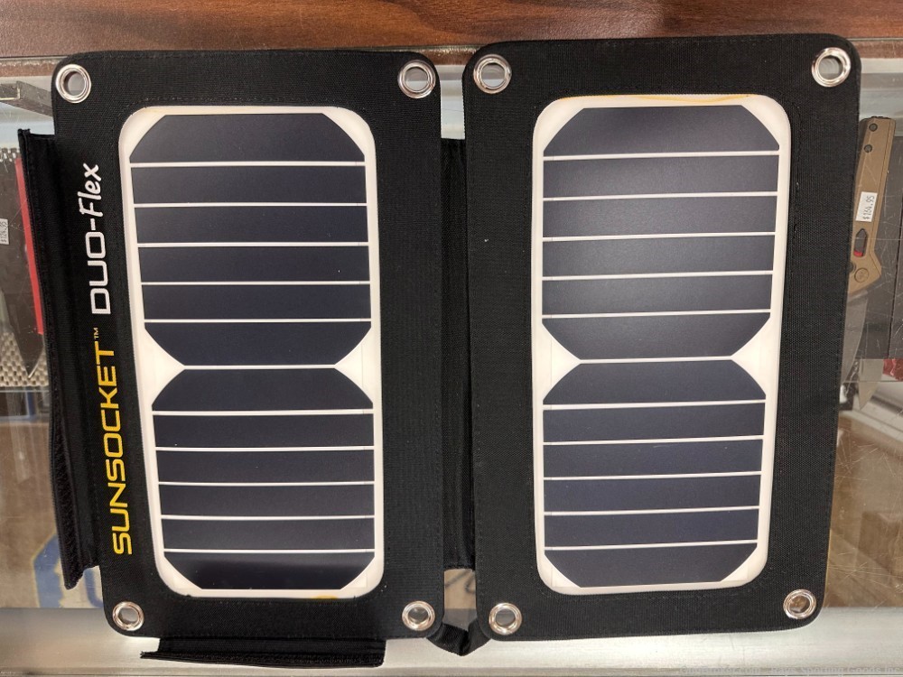 Aspect Solar Sunsocket Duo-Flex portable solar panel -img-0