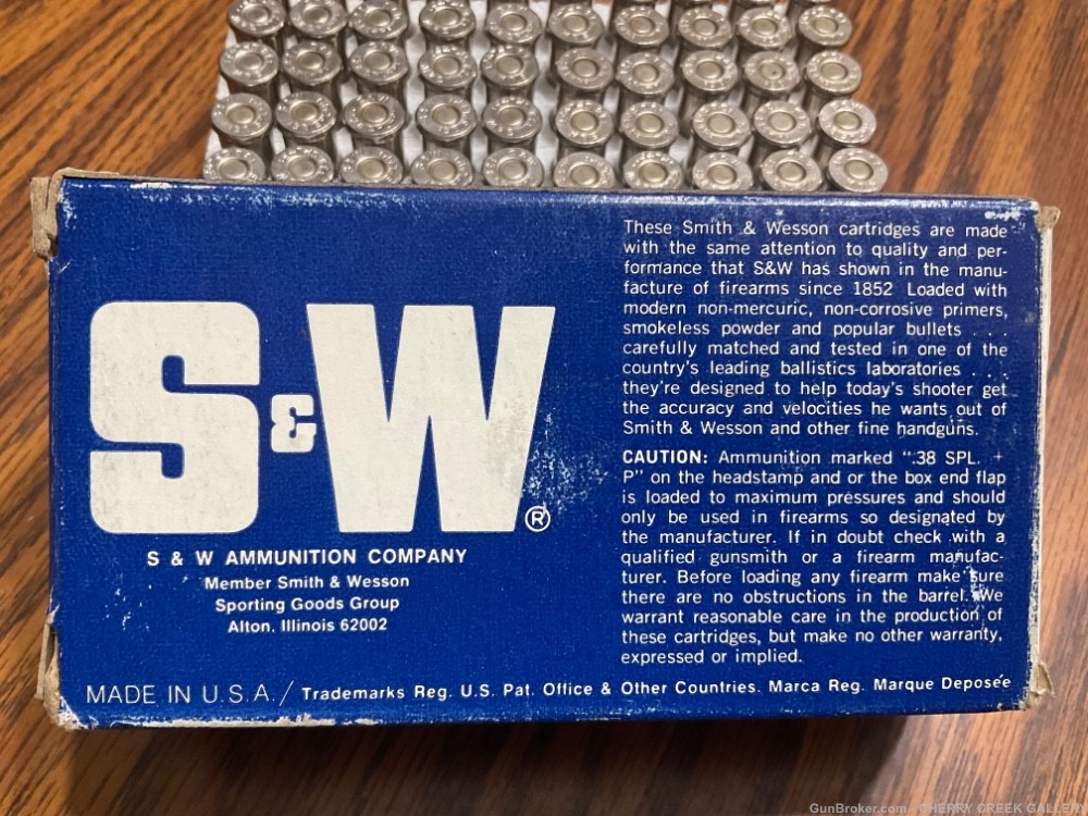 Vintage Smith and Wesson 38 special +p revolver ammo ammunition box full sw-img-4