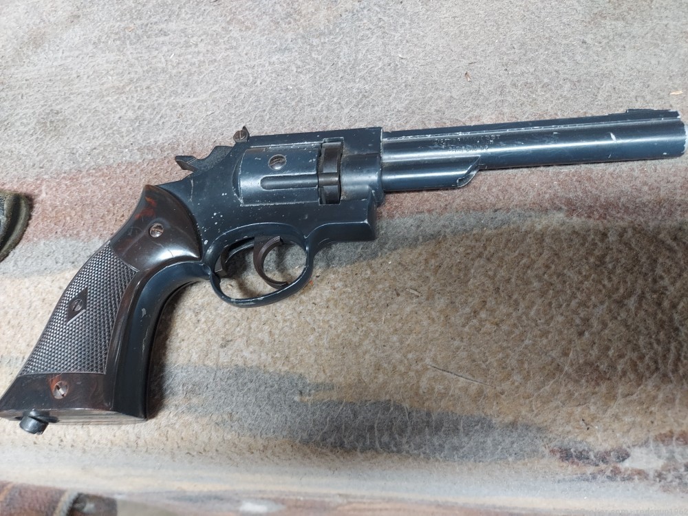 Crosman model 38T 22 cal C02 pistol-img-1