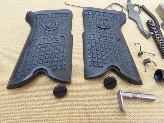Ruger P94 9mm Pistol Internal Parts Lot with Grips & Grip Screws-img-2