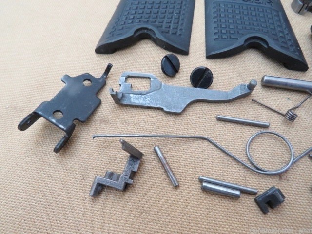 Ruger P94DC 9mm Pistol Small Parts lot with Grips & Screws-img-3