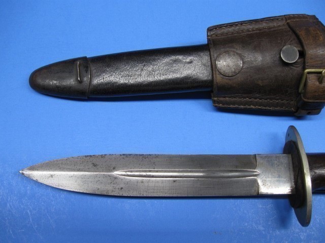 CHINDIT WWII PARACHUTIST KNIFE WITH SCABBARD (RARE)-img-3