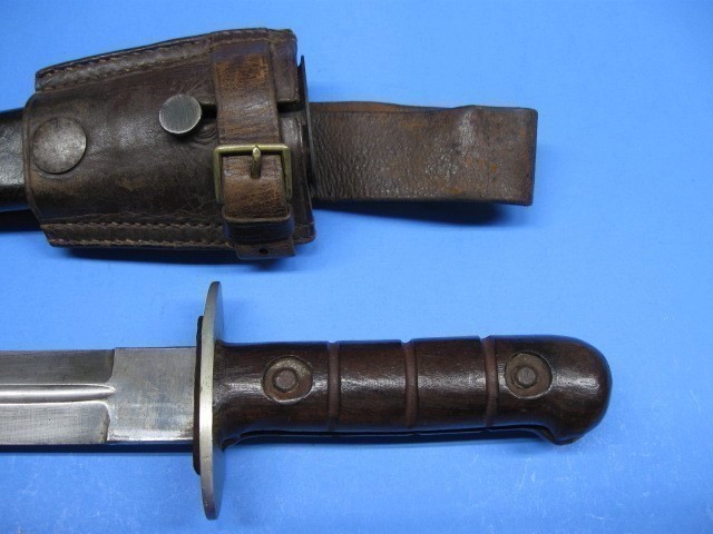 CHINDIT WWII PARACHUTIST KNIFE WITH SCABBARD (RARE)-img-2