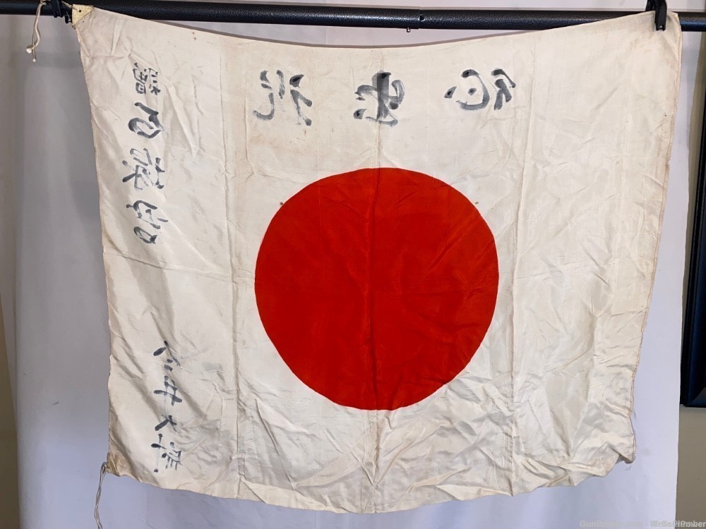JAPANESE WWII MEATBALL GOOD LUCK SILK FLAG WITH CORNERS & STRING-img-7