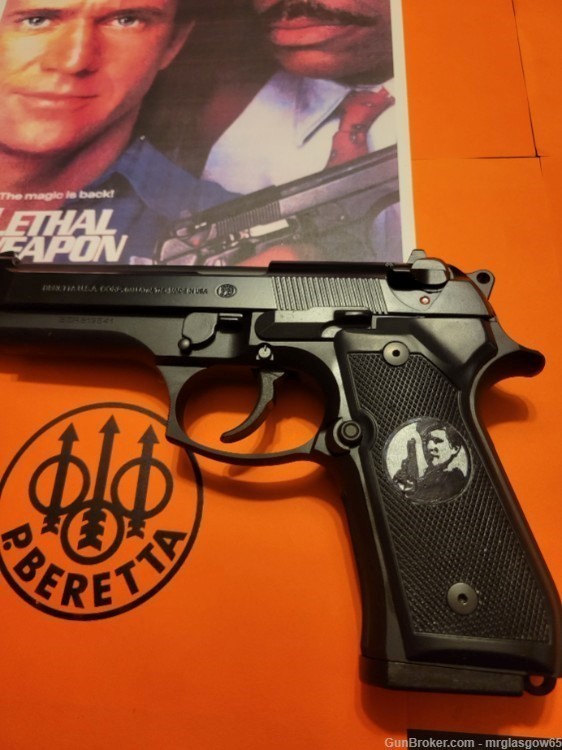 Beretta 92FS 96 M9A Lethal Weapon Mel Gibson Custom Grips with Medallions --img-2