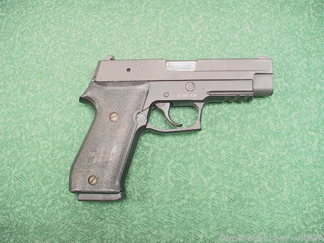 Sig Sauer P220 .45 acp-img-0