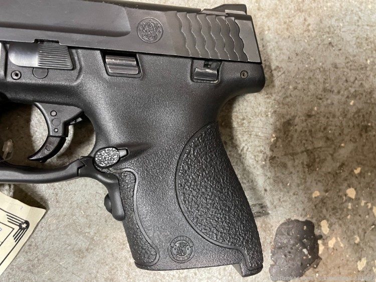 Smith and Wesson M&P 40 Shield Crimson Trace Laser-img-3