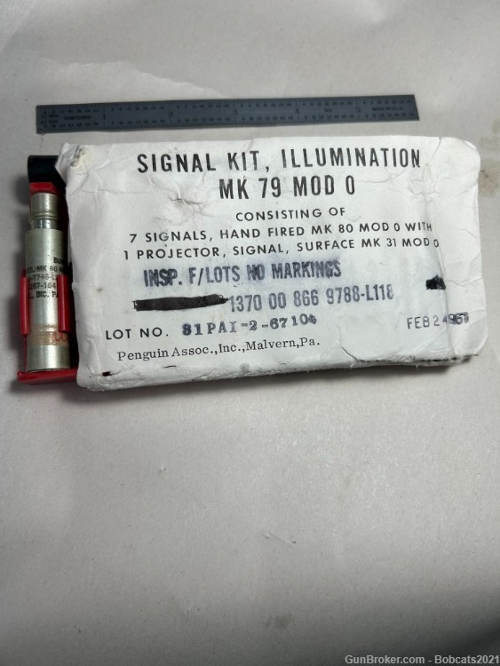 MK 79 MOD 0 Military Signal KIT, Illumination FLARES Navy SEAL Vietnam Mine-img-0