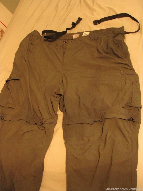 Sun Protection Convertible Pants zip Shorts 40W  36L  near new Columbia -img-1