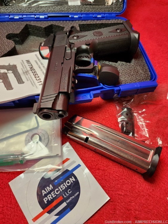 EAA WITNESS 2311 9MM 4.25" 17+1MAGS *FIRST 3000 COME WITH RED DOT*-img-1
