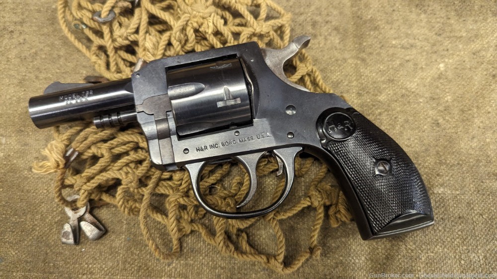 H&R Mod 732 .32 revolver -img-1