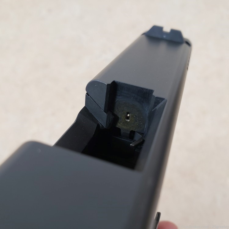 Glock 21 SF Semi-Auto .45 ACP Pistol – 2 Magazines 21SF-img-21