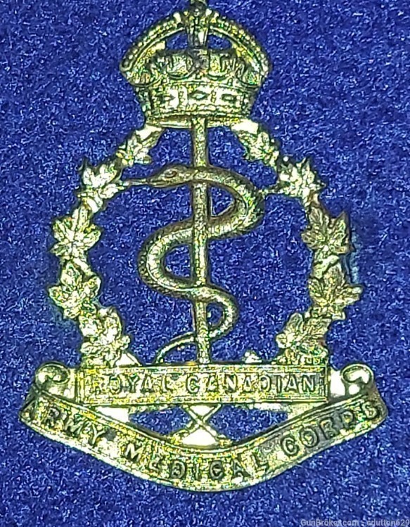 Canadian cap badge Royal Canadian Medical Corps-img-0