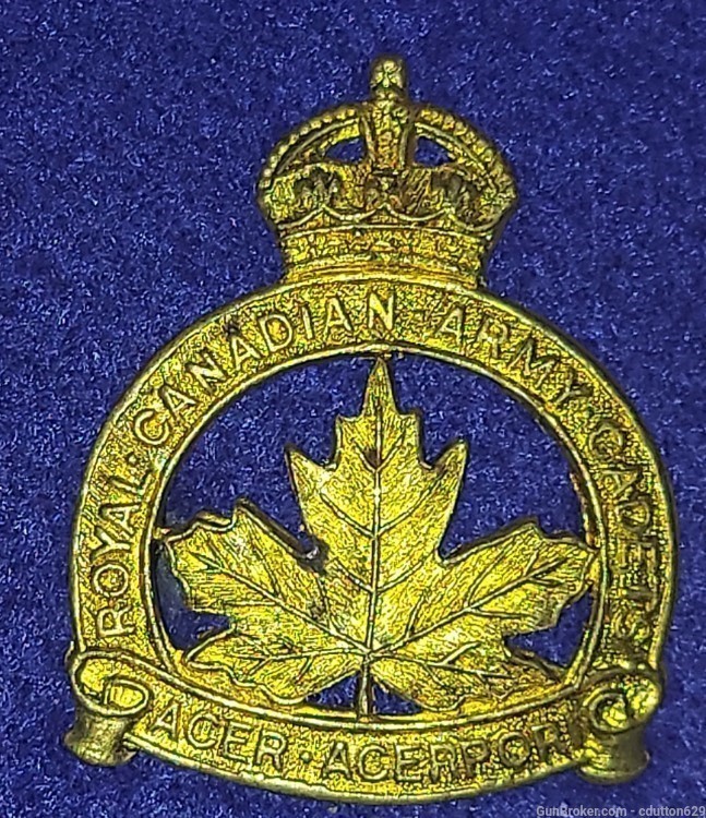 Canadian cap badge Royal Canadian Army Cadets-img-0