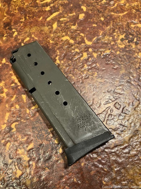 SIG P239 FACTORY PHOSPHATE FINISH 40S&W 7RD MAGAZINE (EXCELLENT)-img-7