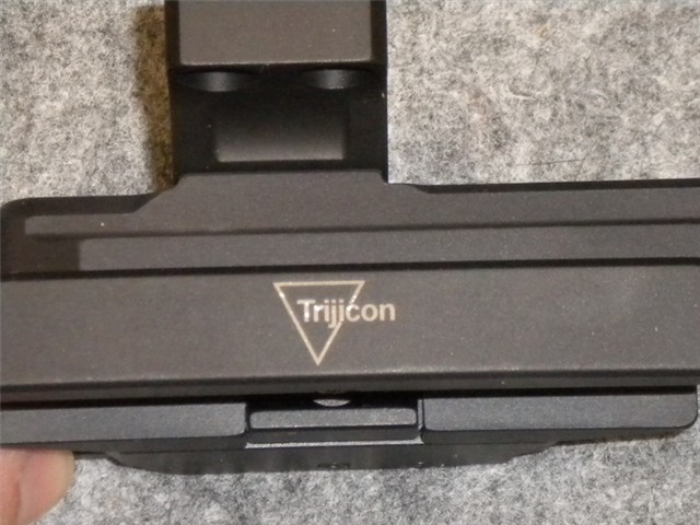 Trijicon TR124 Accupoint Quick Release Mount (NIB)-img-26
