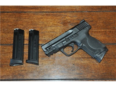 Smith & Wesson M&P9 2.0 9mm w/ Factory Box & 3 Magazines 