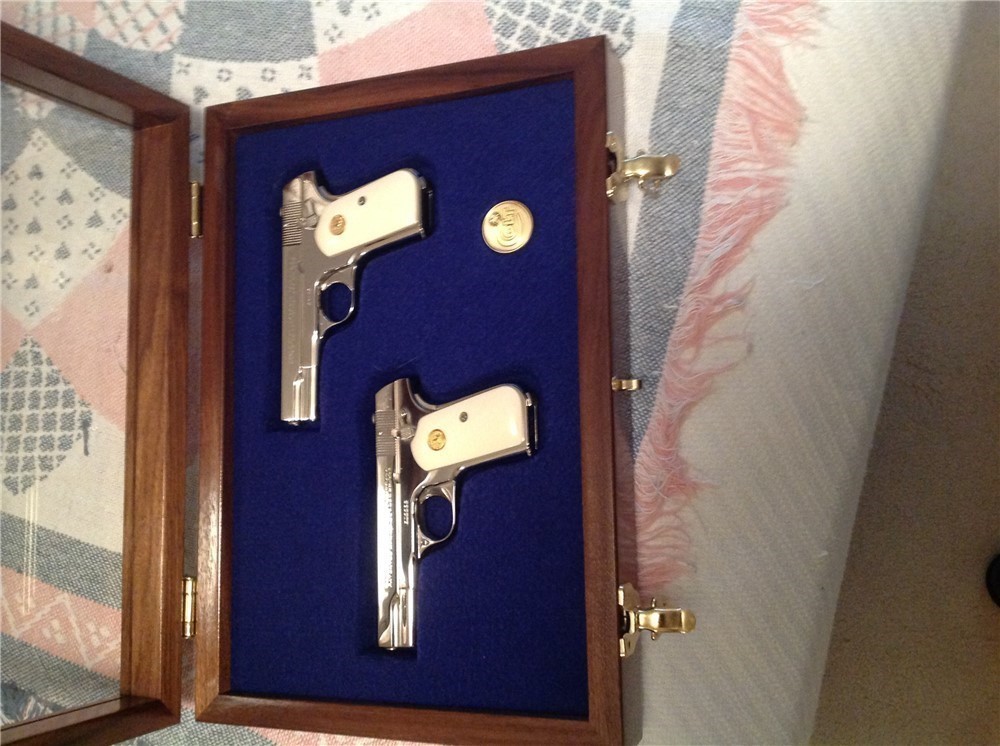 Double Wood Display, Presentation Case - Colt, Smith-img-4
