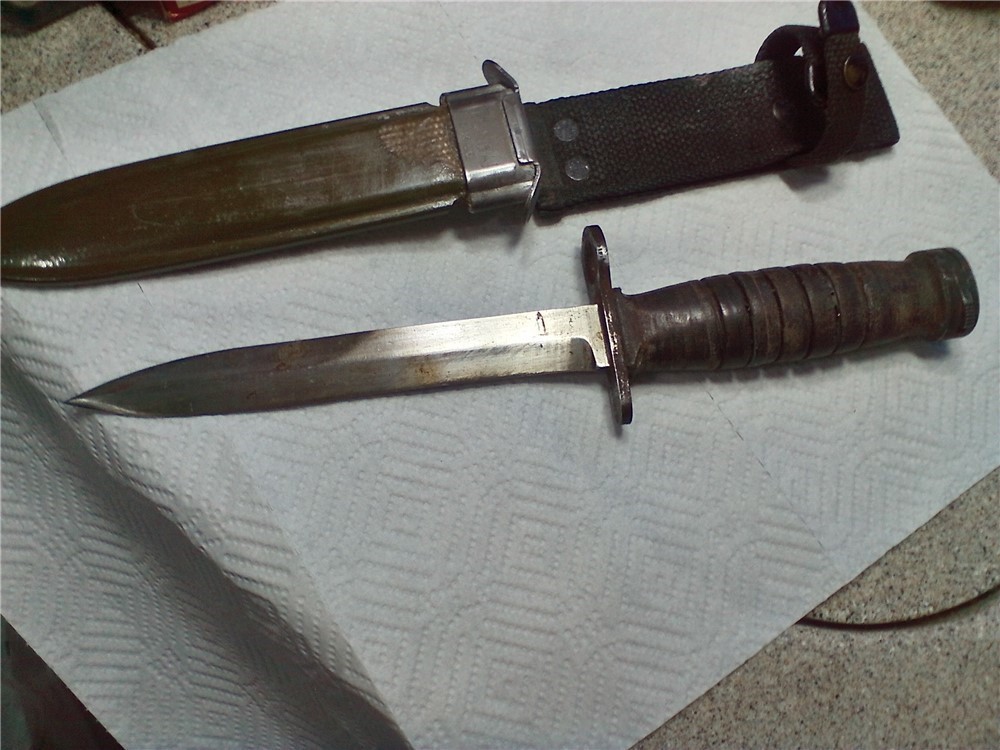 WWII Us M1 Carbine Utica M4 issue bayonet & US M8A1 scabbard by B.M. Co.-img-3