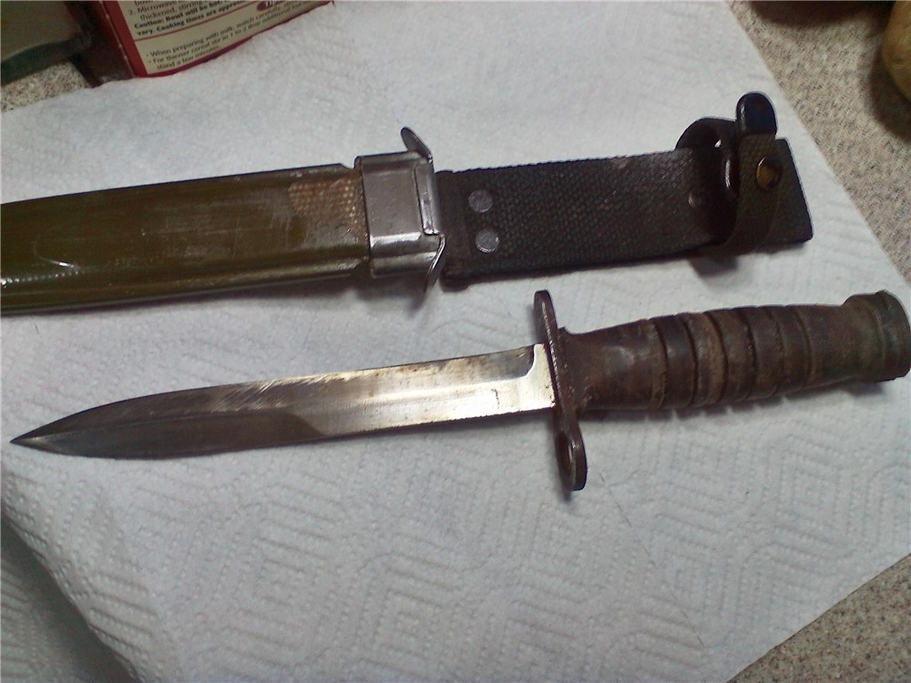 WWII Us M1 Carbine Utica M4 issue bayonet & US M8A1 scabbard by B.M. Co.-img-2