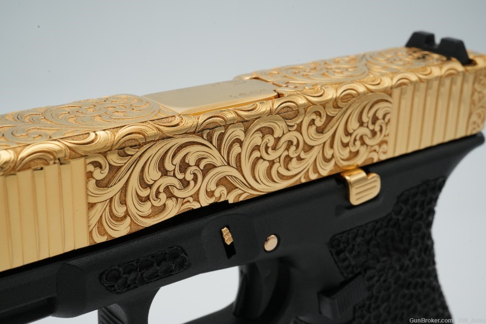 GLOCK 19 GEN 5 Engraved & Gold Plated + Stippled Frame - Semi Auto ...