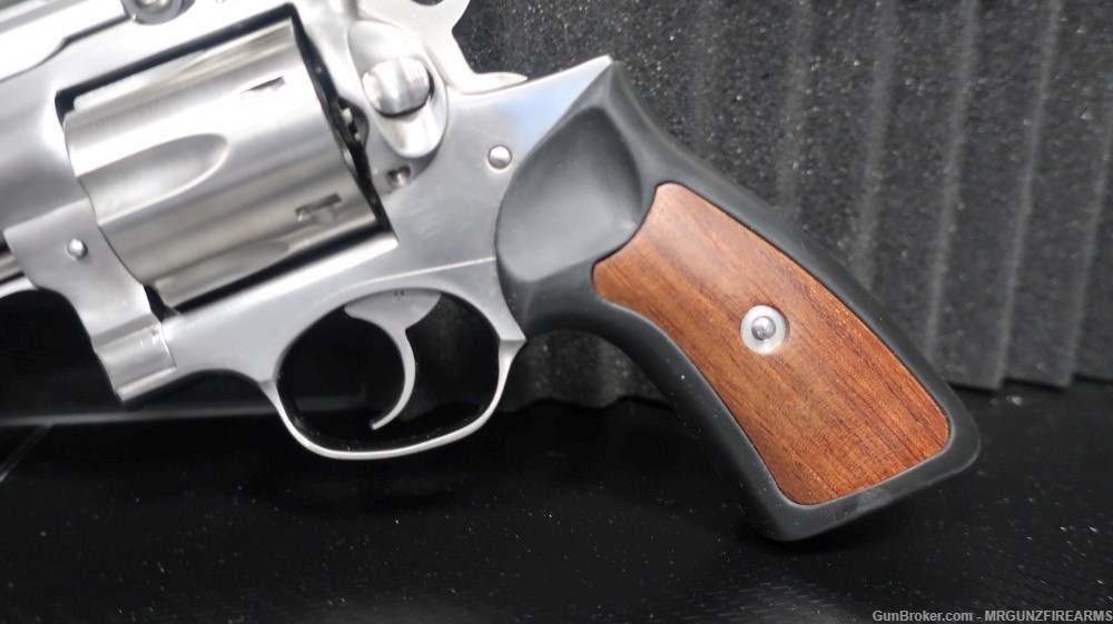 Ruger Super Redhawk 44 mag with Tasco Pro Point-img-7