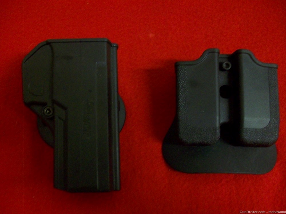 SIG SAUER HOLSTER AND DOUBLE MAG POUCH.-img-0