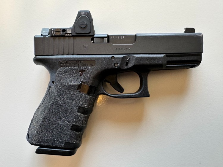 Glock 19 Gen 3 + Trijicon RMR and other Goodies-img-0